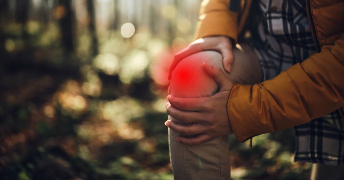 膝を強打して歩くと痛い…怪我のサインと痛みを和らげる解決知恵袋